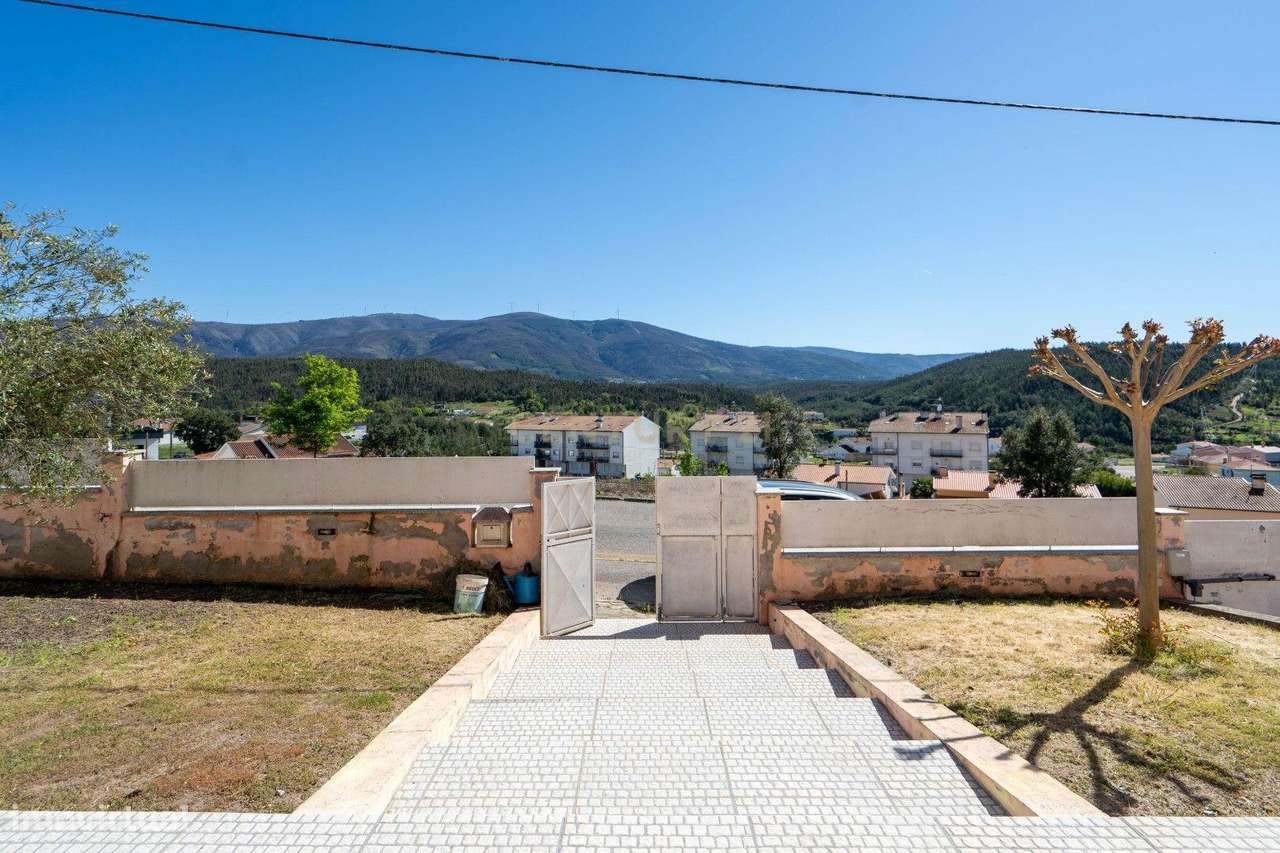 Moradia T3 - C/ espaço exterior e piscina-9