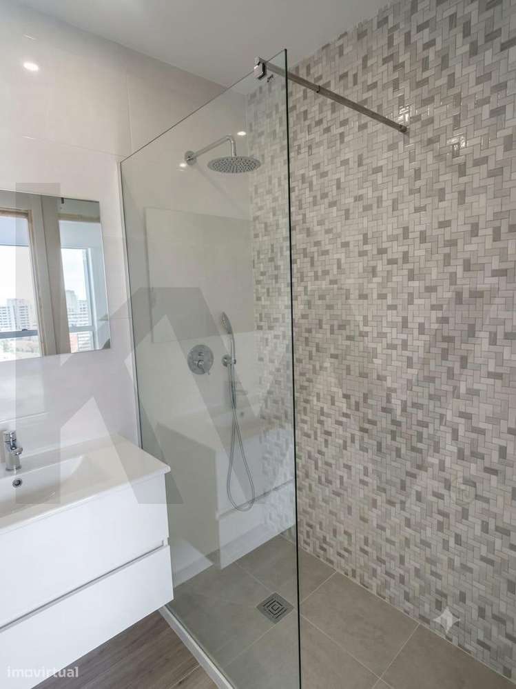 Apartamento T2 Totalmente remodelado | Baixa da Banheira – Moita-9