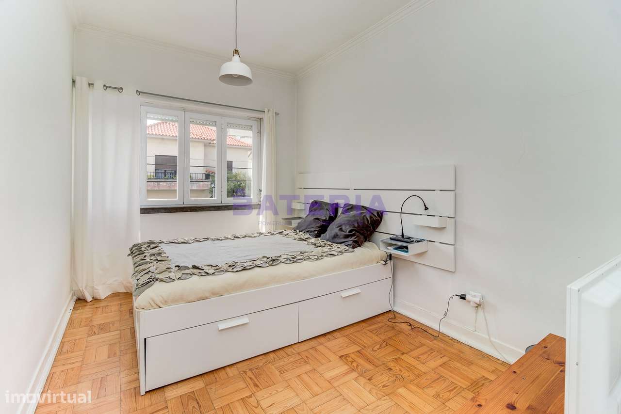 Moradia Independente T5 em Linda-a-Velha-22