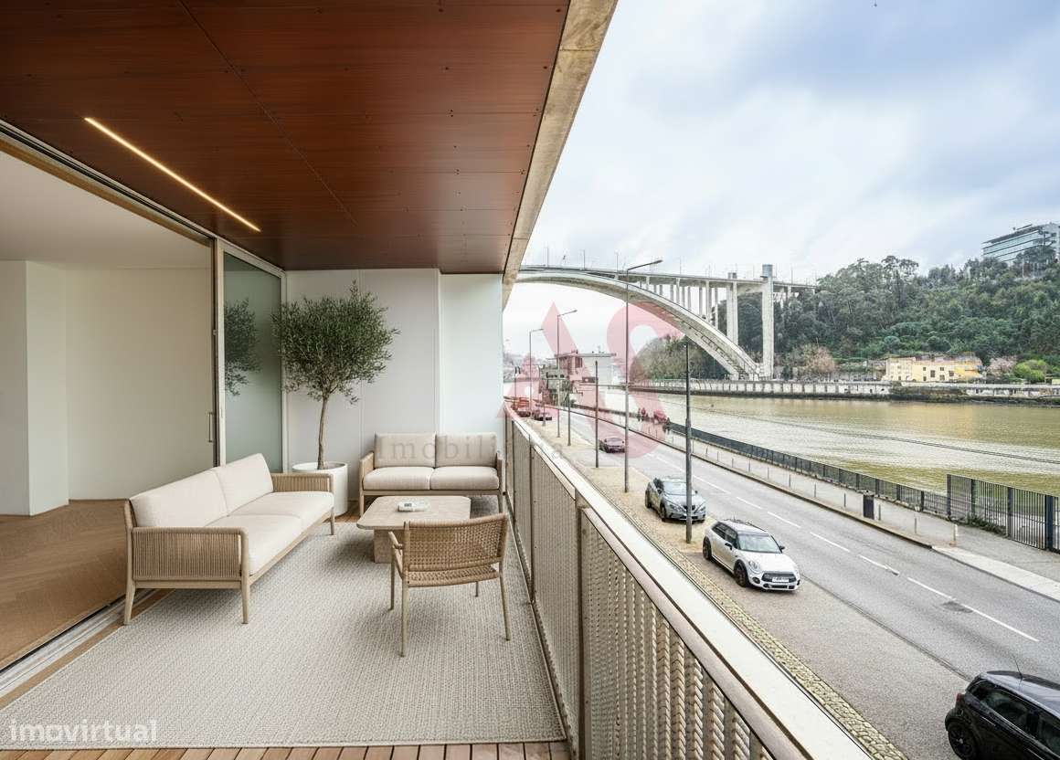Apartamento Com 3 Suites E Varanda Na Primeira Linha Do Rio Douro