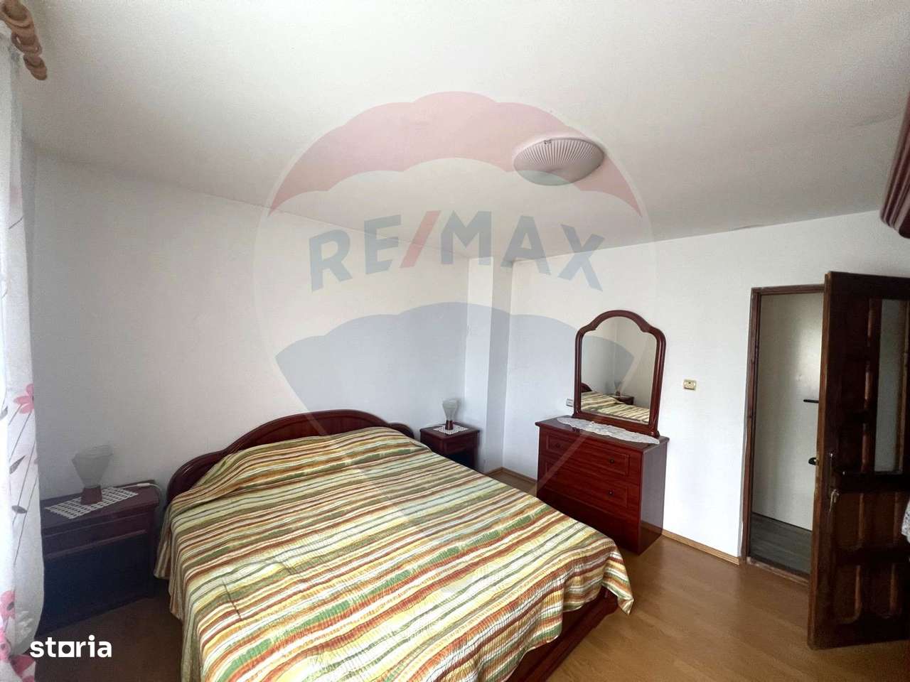 Casă / Vilă cu 6 camere de vânzare în com. Răcăciuni - Imagine principală: 5/19