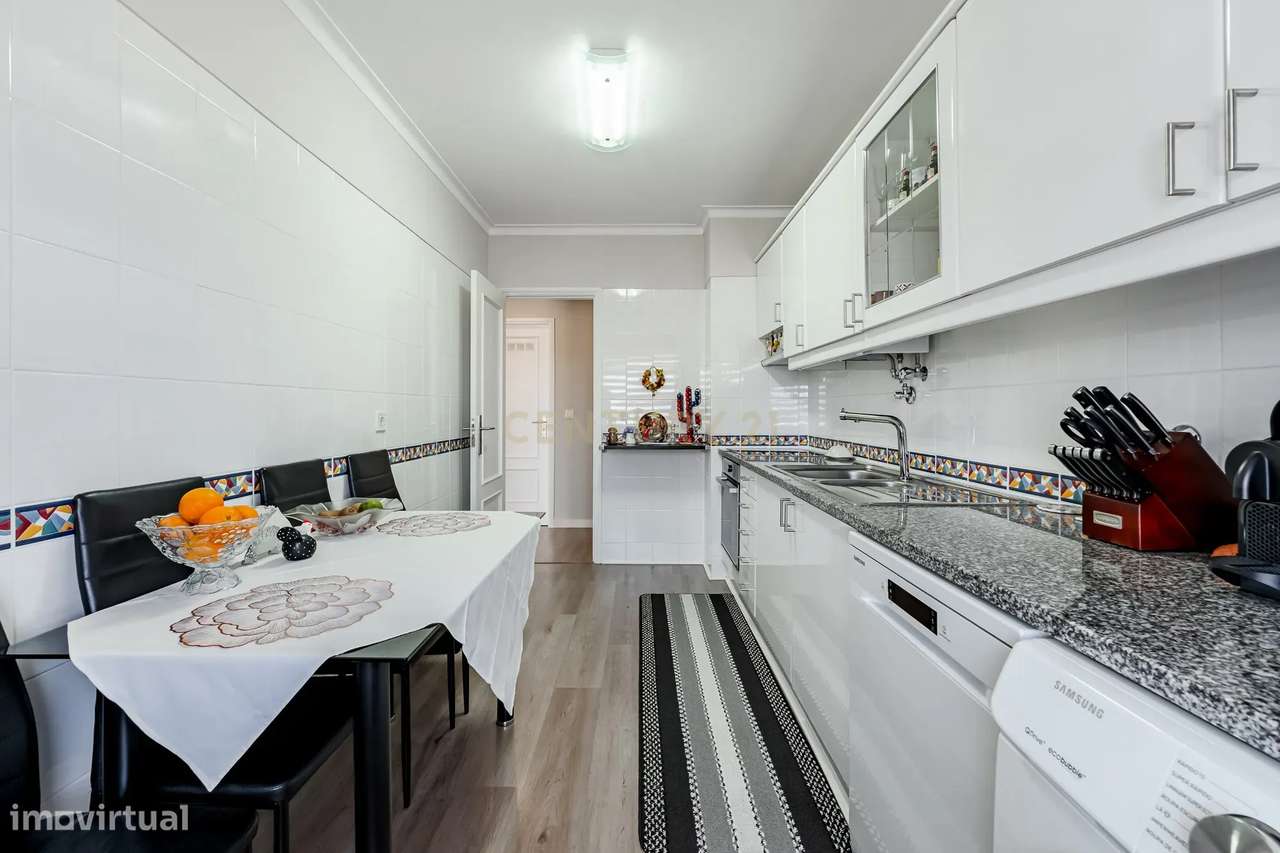 Apartamento T2 em Rio de Mouro, Sintra.-12