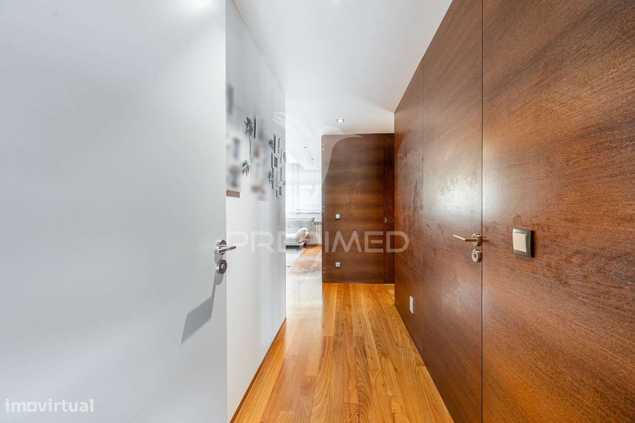 Exclusivo T3 de Prestígio em Urgezes – Luz, Sofisticação e Espaço S...-7