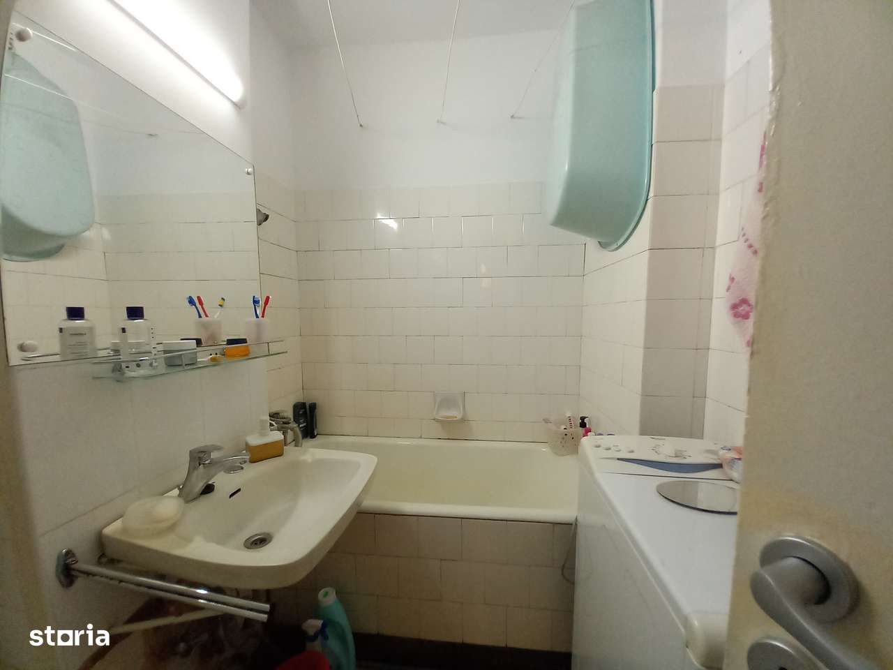 Bd. Unirii - Mc Donald s, apartament 3 camere, decomandat, etajul 2!!-6