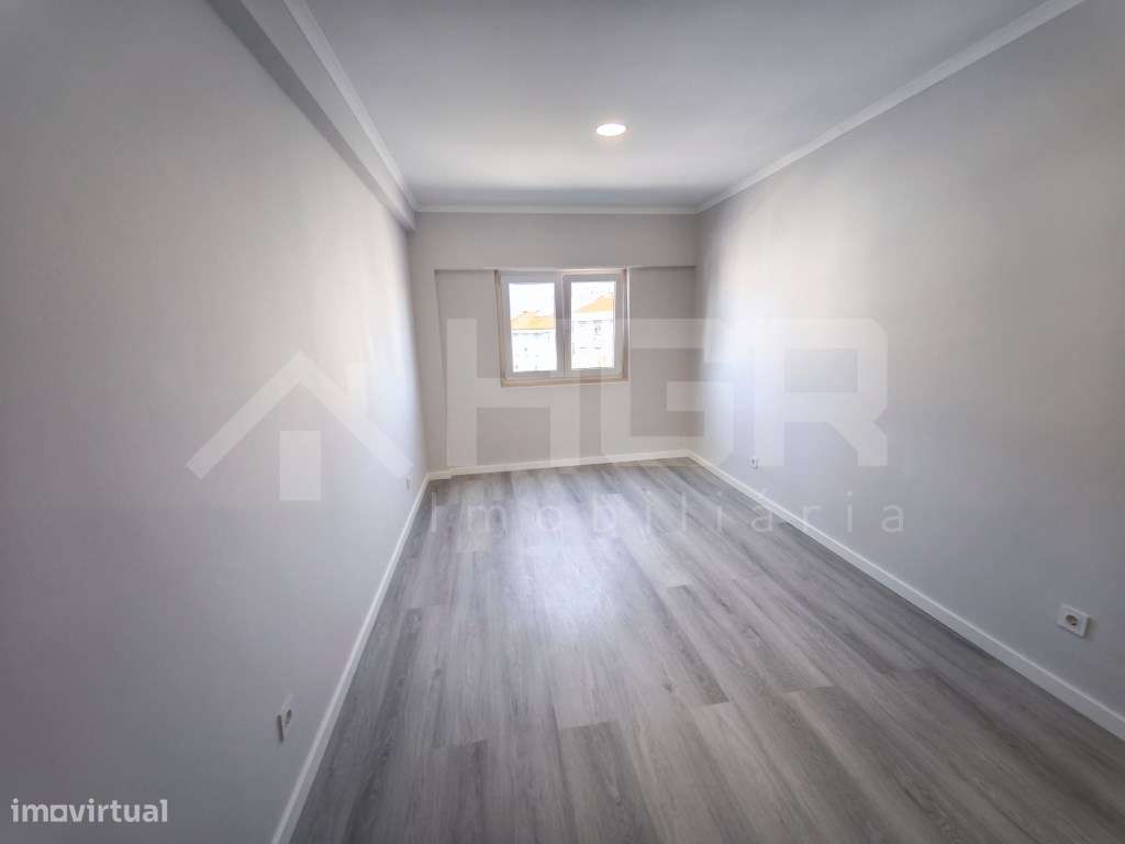 T4 | TOTALMENTE RENOVADO | BOAS ÁREAS | 2 CASAS DE BANHO | AMORA - ...-31