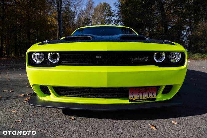 Dodge Challenger - 9