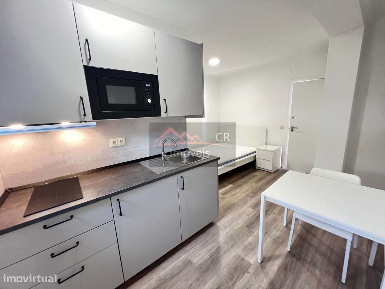 Arrendo Apartamento T0 - Grande imagem: 2/19