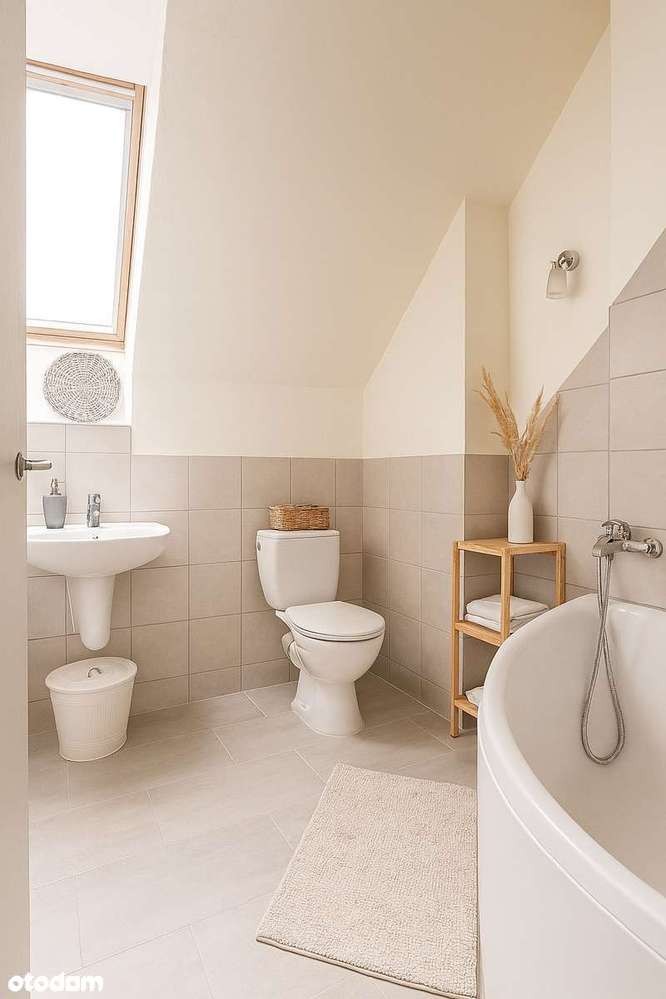 Dom zasilany słońcem fotowoltaika na starych zasadach, panele off grid-10