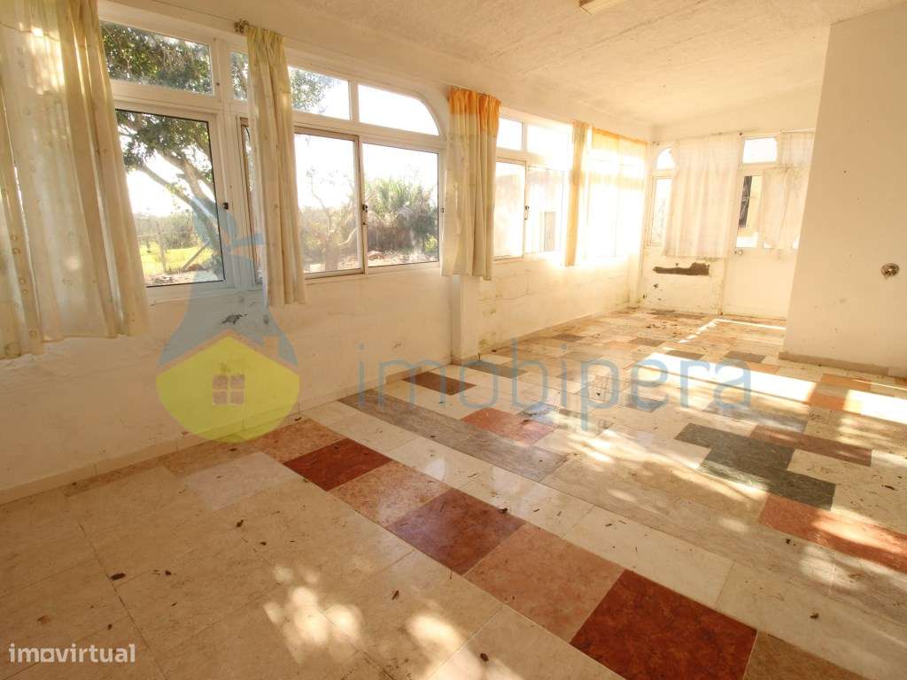 Moradia Isolada T4, térrea, de um só piso, com terreno de 3.540m2.-17