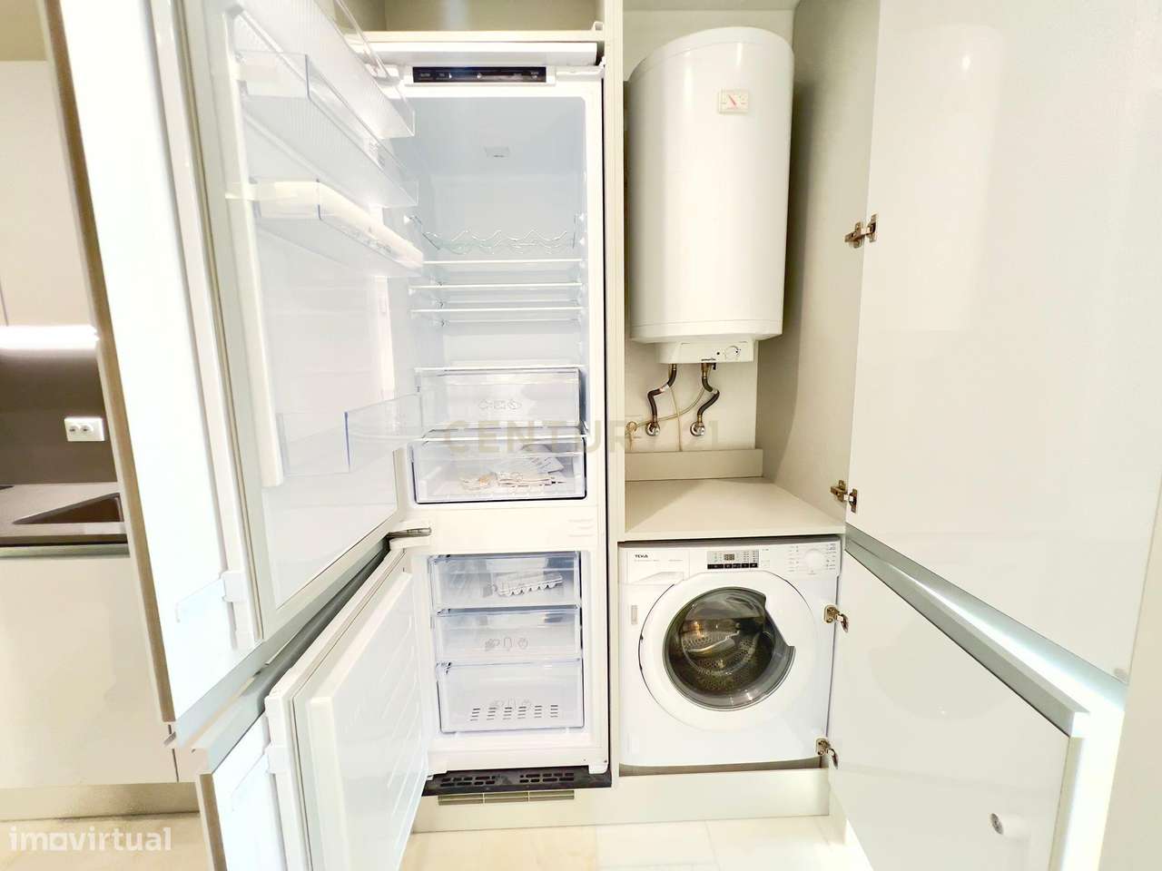 Apartamento T0 transformado em T1, remodelado, Costa da Caparica-6