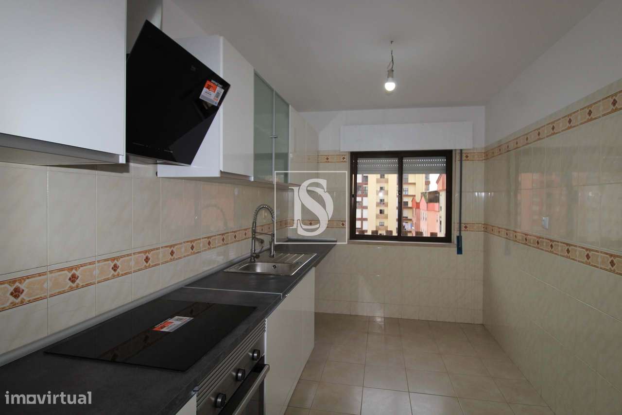 Apartamento T2 na Tapada das Mercês-13