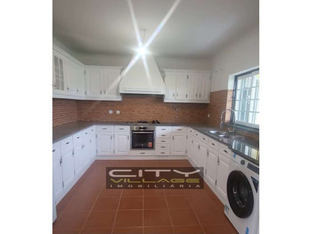 Moradia isolada T3 com piscina-13