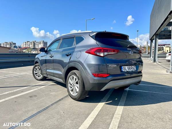 Hyundai Tucson 2.0 CRDi 2WD Trend - 12