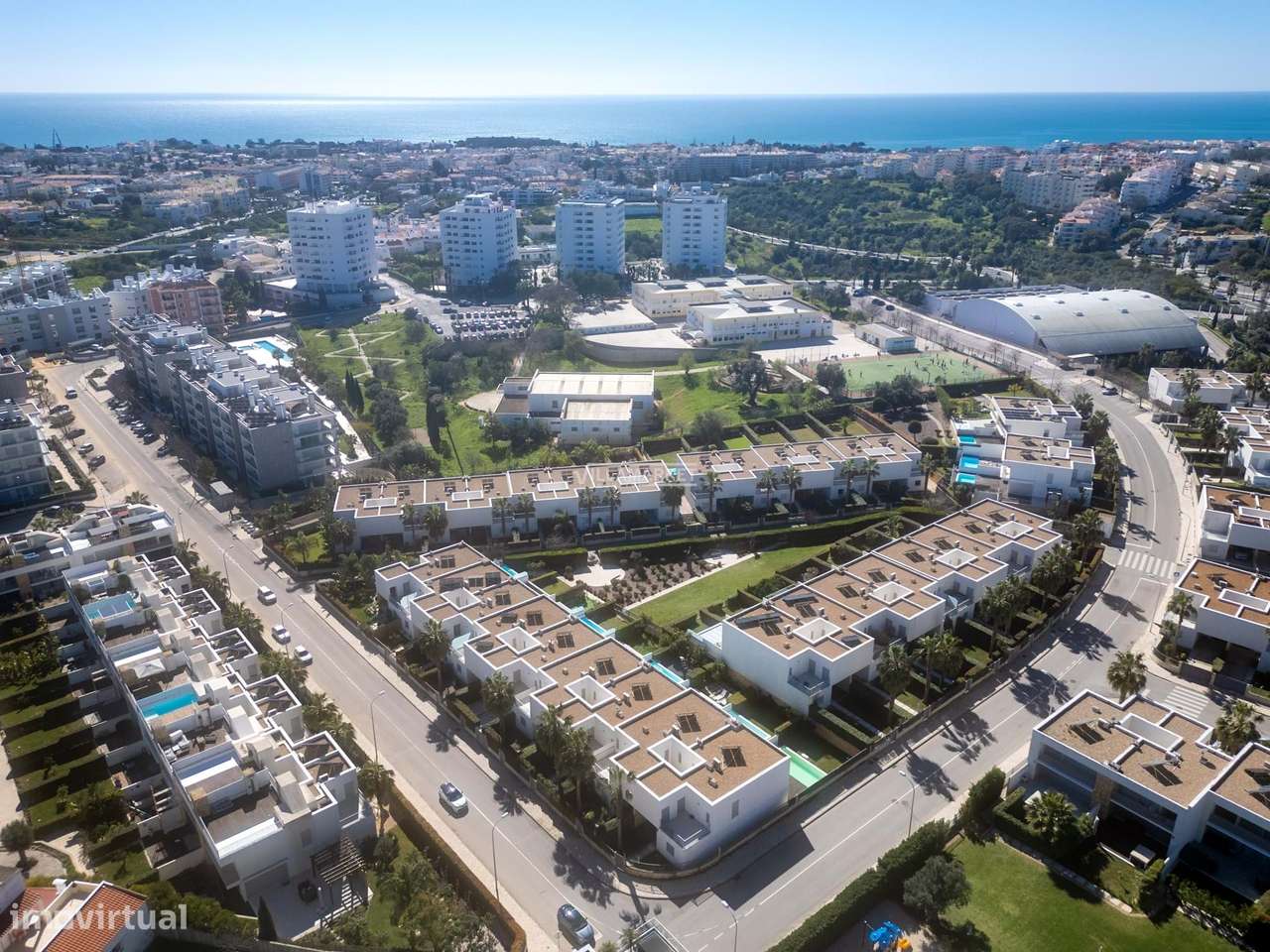 LUXUOSA VILLA V3 + 1 COM PISCINA E GARAGEM PRIVATIVA SITUADA NA CORREE-41