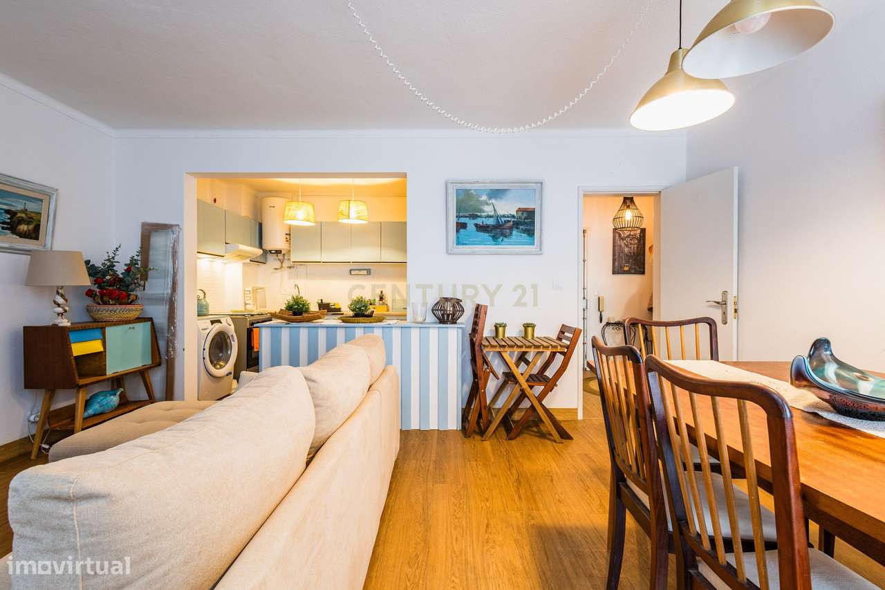 Apartamento T1 Mobilado || Elevador e Garagem || 1ª Linha da Praia do-7