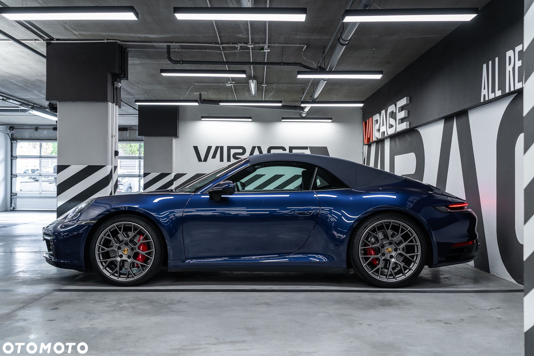 Porsche 911 Carrera 4S Cabrio - 16