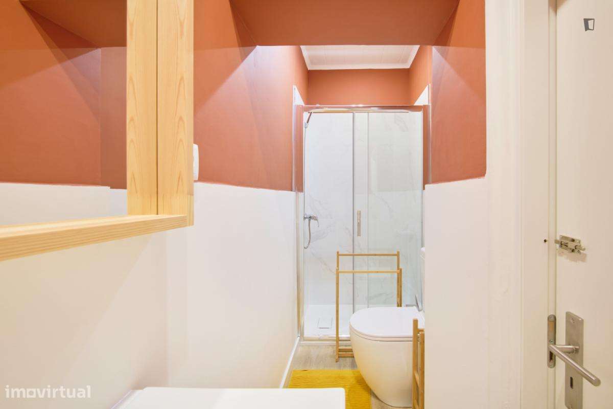 Quarto - localizado em Alameda Lisbon - Grande imagem: 4/47