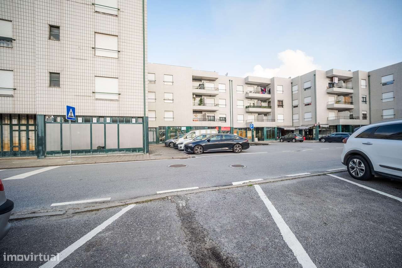 Apartamento T3 no Centro de Bem Viver (Feira Nova) em Marco de Canaves-1