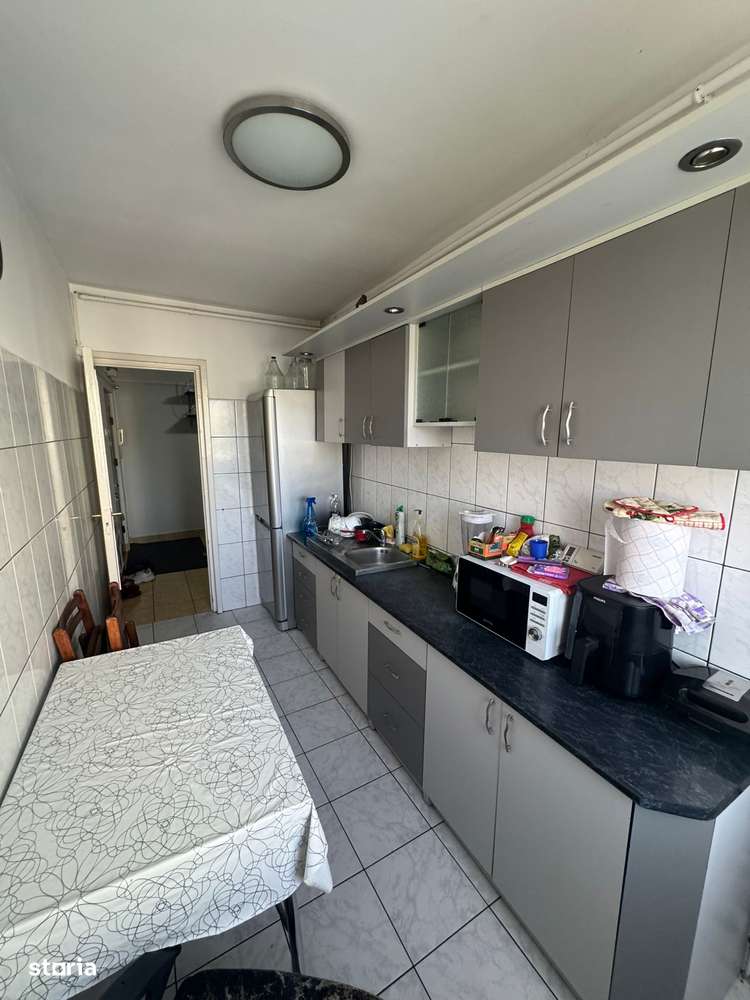 Apartament spatios cu 2 camere, hol patrat in Dambu, et 7-5