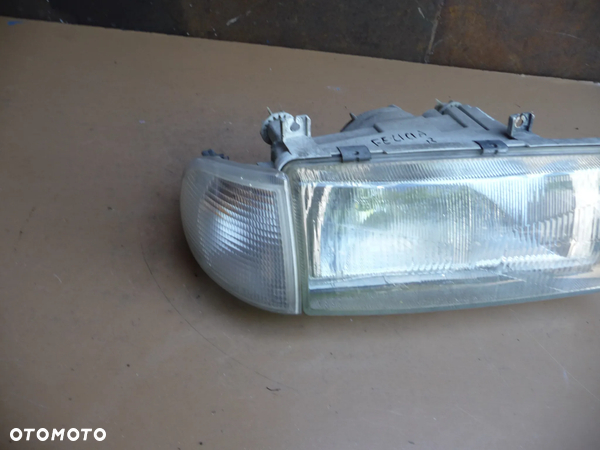 SKODA FELICIA LIFT LAMPA REFLEKTOR LEWY PRAWY PRZÓD PRZEDNIA LEWA PRAWA - 24