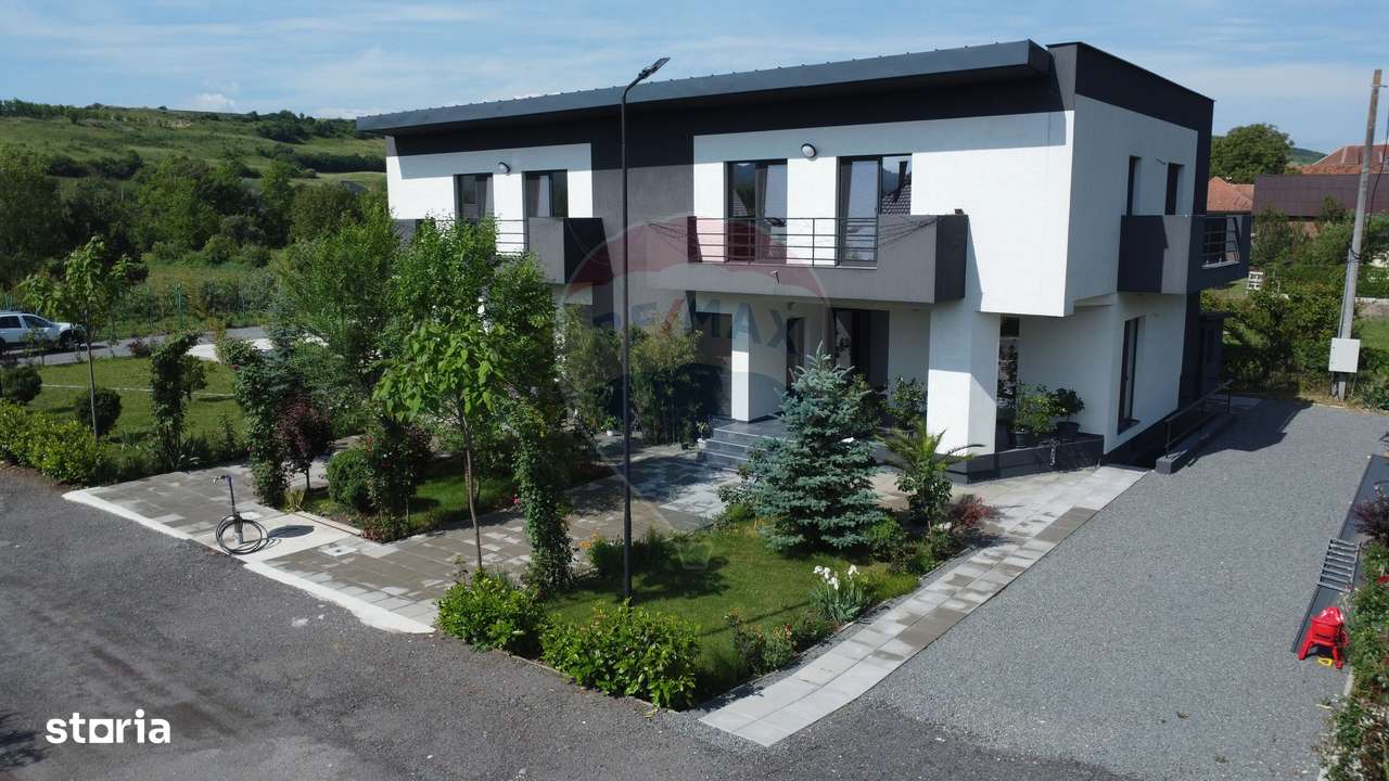 Duplex generos in ansamblu privat 500 MP teren. Radaia, Baciu