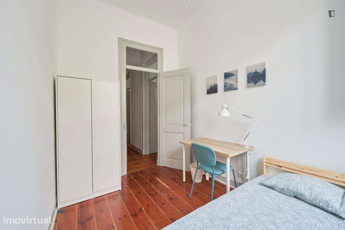 Quarto - localizado em Penha Lisbon - Grande imagem: 4/20