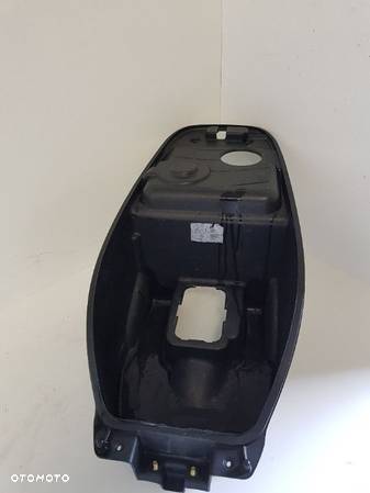 2011r Kymco Like 125 SCHOWEK Pod Fotel Kuferek - 3