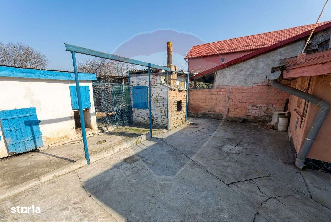 Casă cu 3 camere de vânzare pe str. Fabricii-15