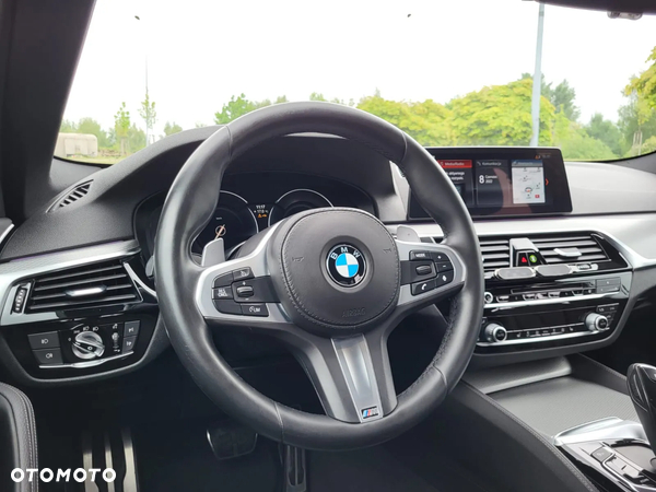 BMW Seria 5 520d M Sport - 38