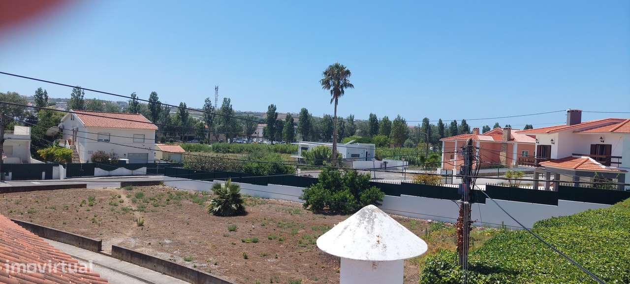 Prédio na Lourinhã - Grande imagem: 3/10