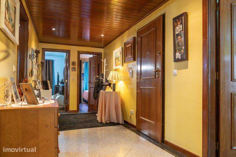 Apartamento T2 C/ elevador - Condomínio Fechado em Mina de Água, Amado-7