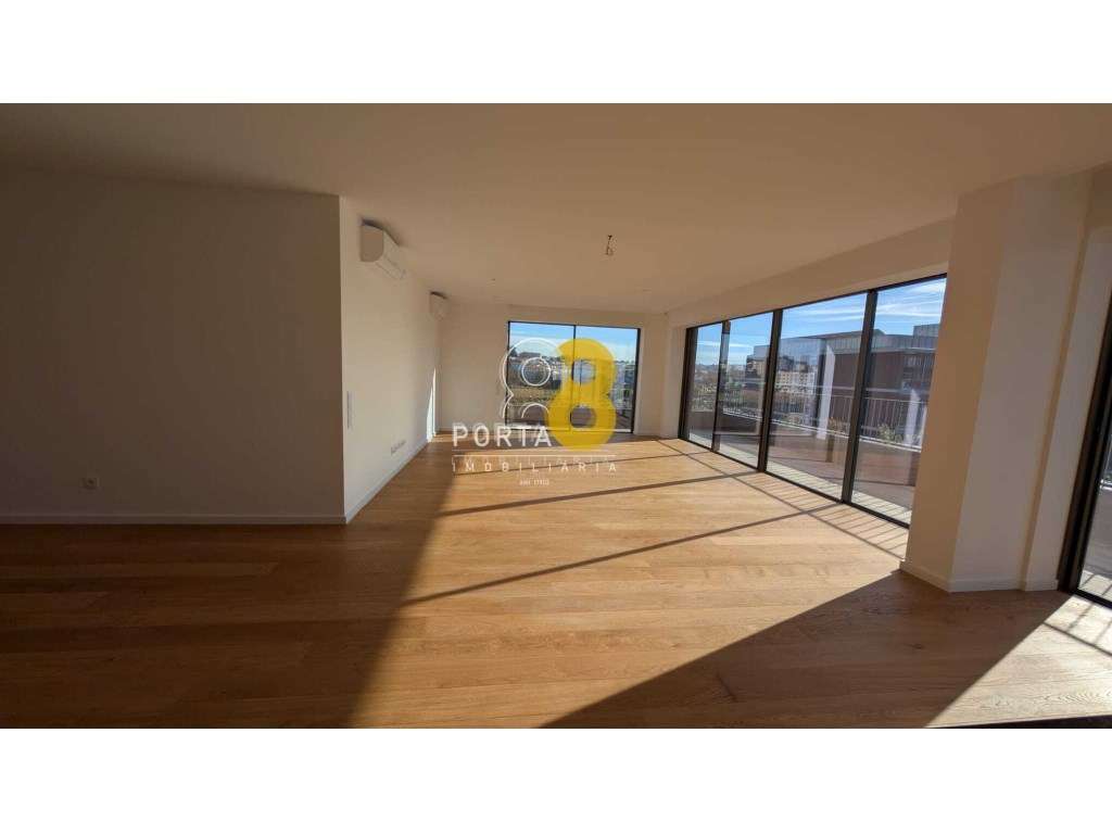 Apartamento T4 recuado com terraço em Matosinhos Sul - Grande imagem: 4/23