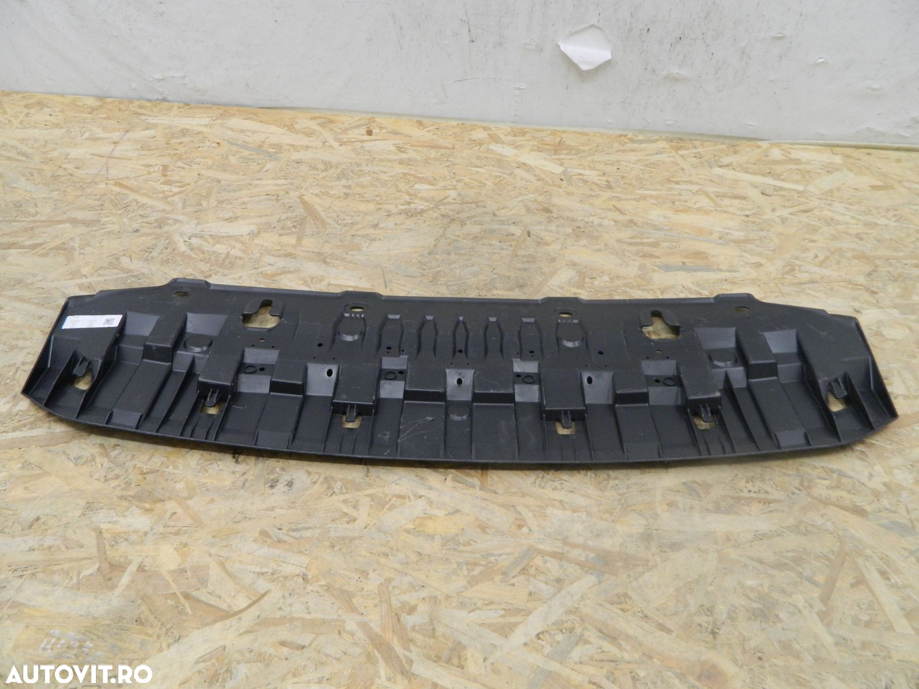 Scut sub bara fata, Skoda Superb 3, 2015, 2016, 2017, 2018, 2019, 3V0807611A. - 3