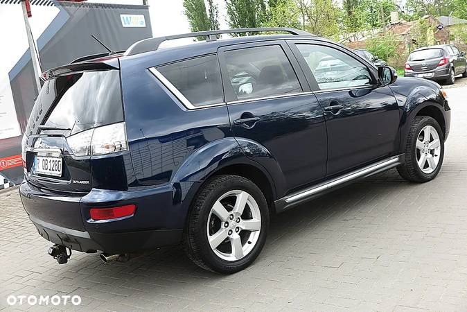 Mitsubishi Outlander - 12