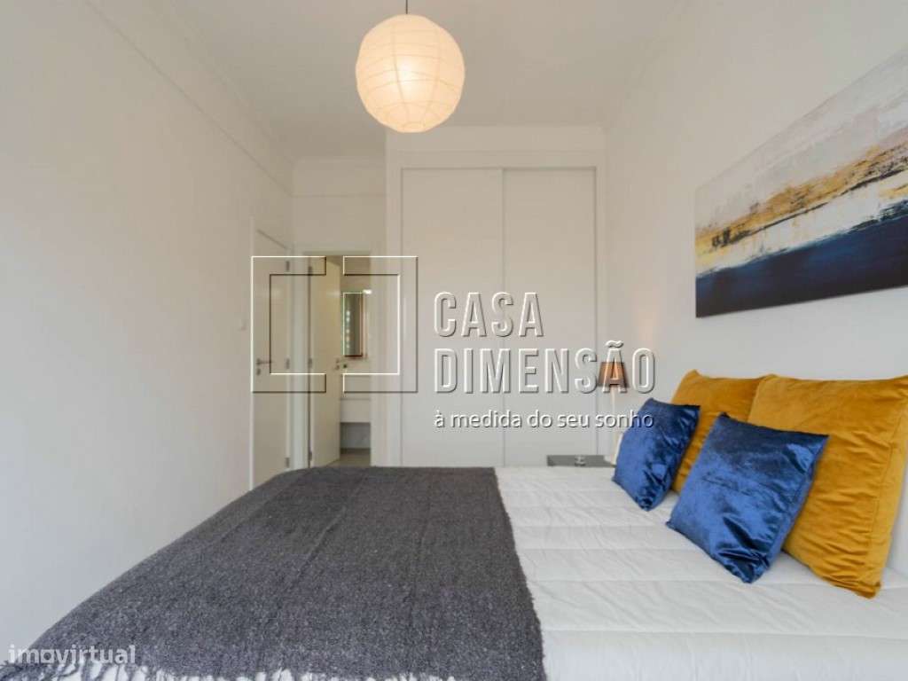 Apartamento de tipologia T3 com varandas em Benfica!!-25