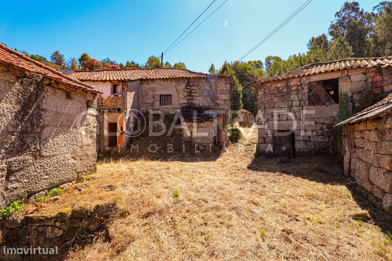 Conjunto Habitacional de 5 Moradias para Recuperar em Aboadela-25