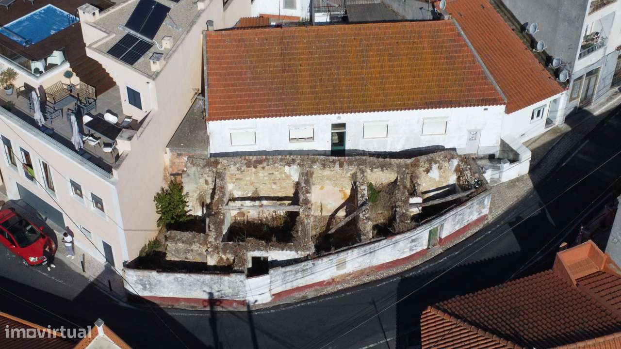 Prédio em Ruína para Reabilitação Total – Oportunidade em Fanhões, Lou-6