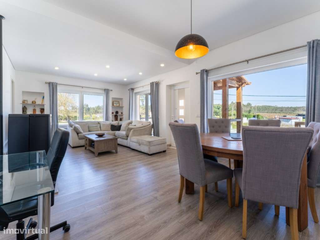 Moradia T3 com Terraço e Churrasqueira no Nadadouro-23