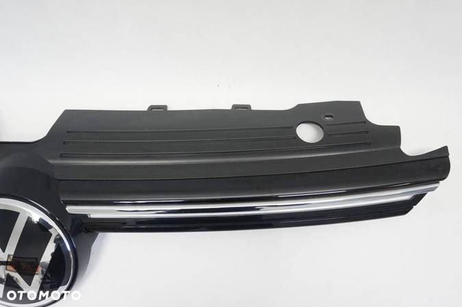 GRILL ATRAPA LED  VW GOLF 8 VIII ZNACZEK EMBLEMAT 5H0853651S - 7