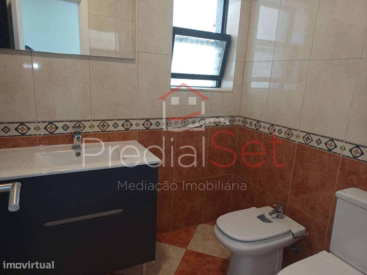 Apartamento T4  em Monte Belo Norte -Setúbal-16