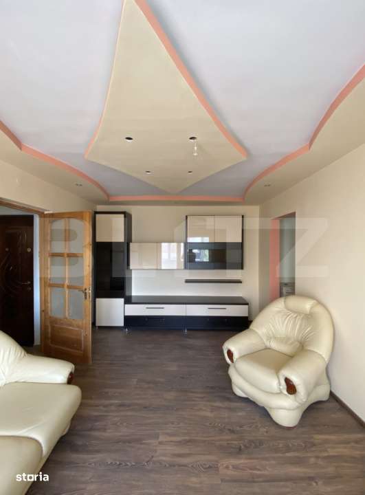 Apartament de 3 camere, 2 bai si balcon inchis, etaj intermediar - Imagine principală: 2/15