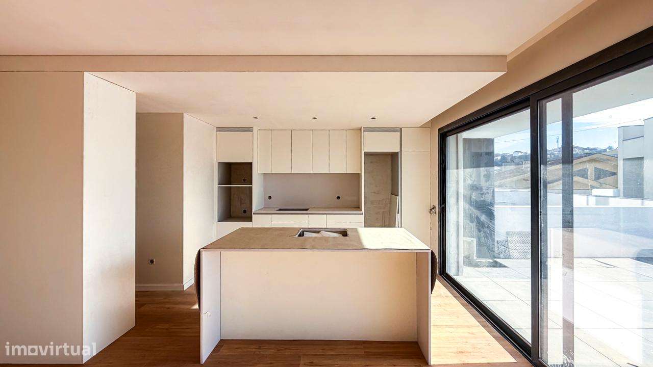 MORADIA NOVA - Com PISCINA  e  JARDIM . - Grande imagem: 5/33