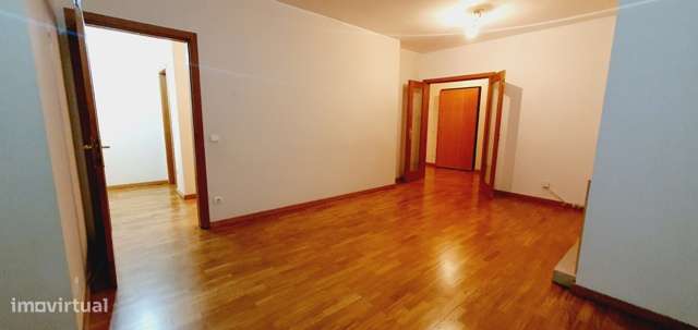 Apartamento T2 c/Lug de garagem - Gondomar, DºBrasas-18