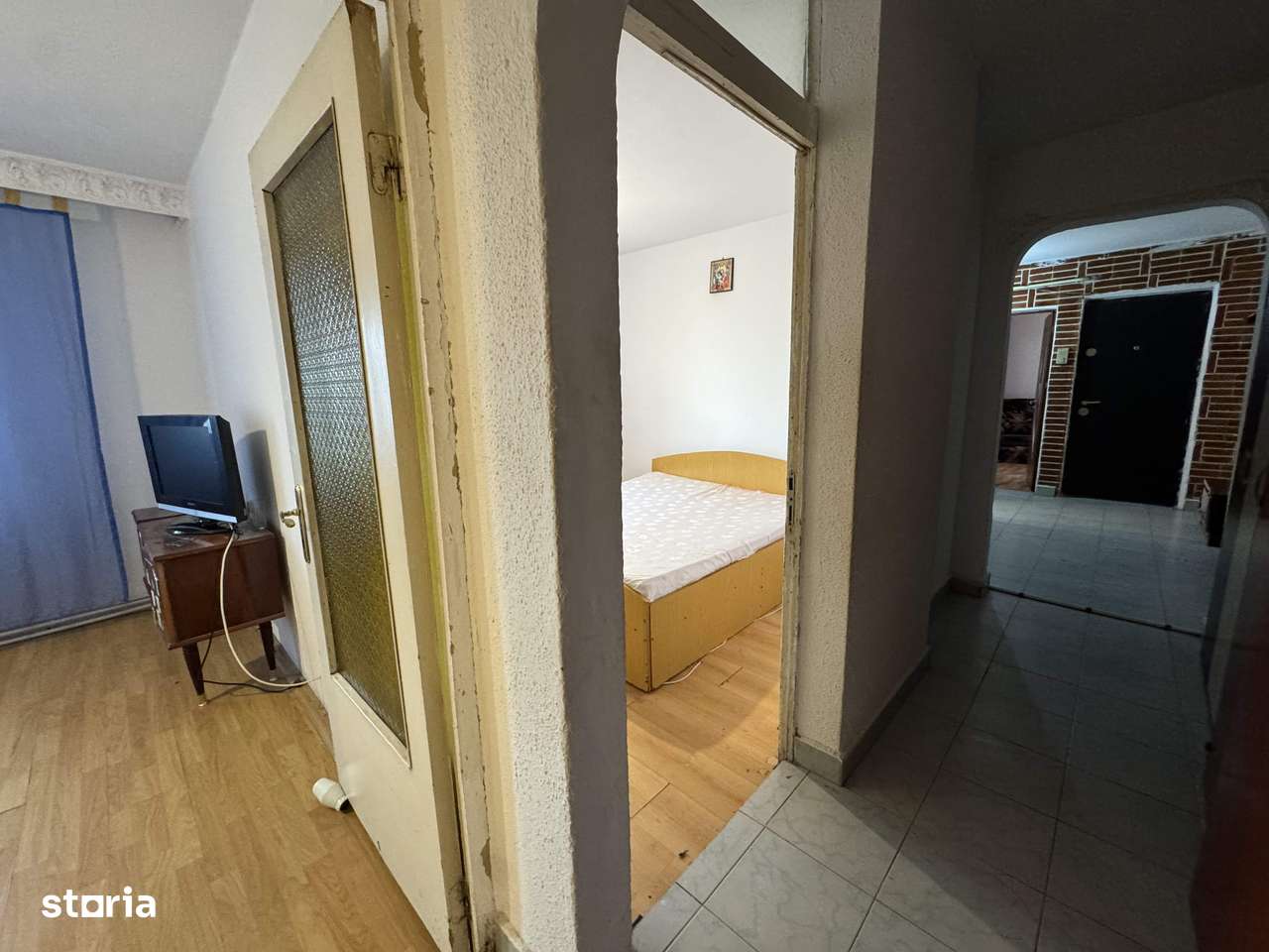 3 cam, 74 mp. decomandat, fara imbunatatiri, et.4, acoperis, Cuza Voda-14