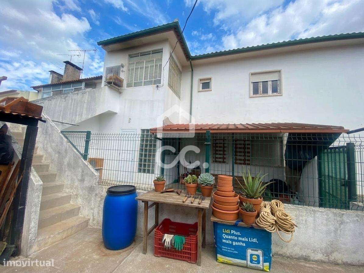 T3 com Sótão e Logradouro Privativo no Centro de Torres Novas-51
