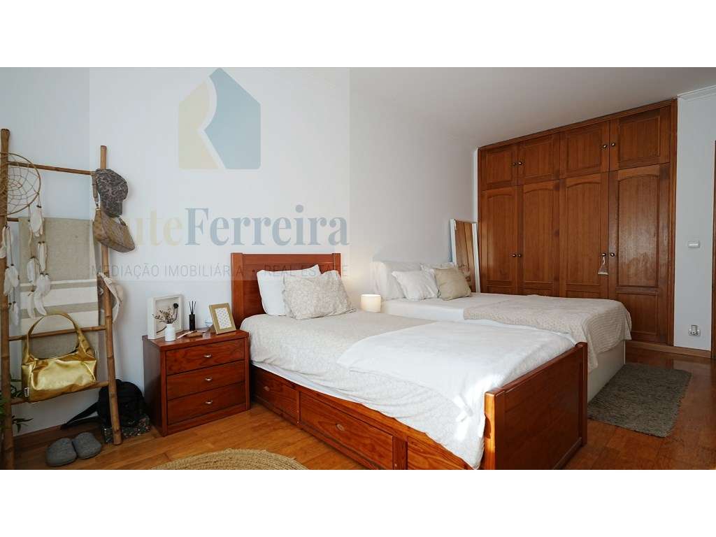 Já viu a área deste apartamento T3 com terraço- Mafra !!-16