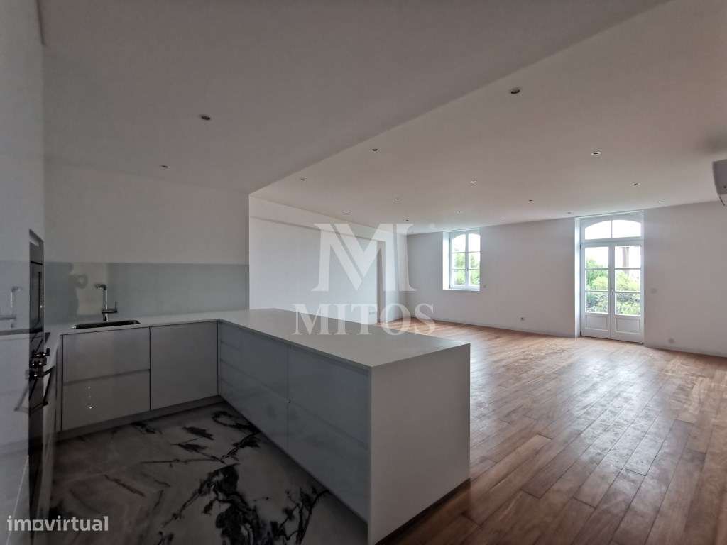 Luxuoso apartamento T2+1, para arrendamento, no Centro Histórico - Grande imagem: 4/13