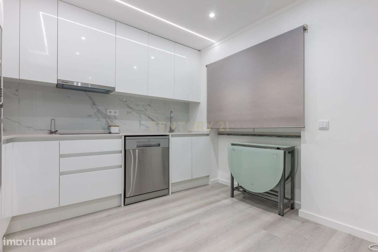 Apartamento T2 Renovado em Baixa da Banheira, Moita - Grande imagem: 2/22