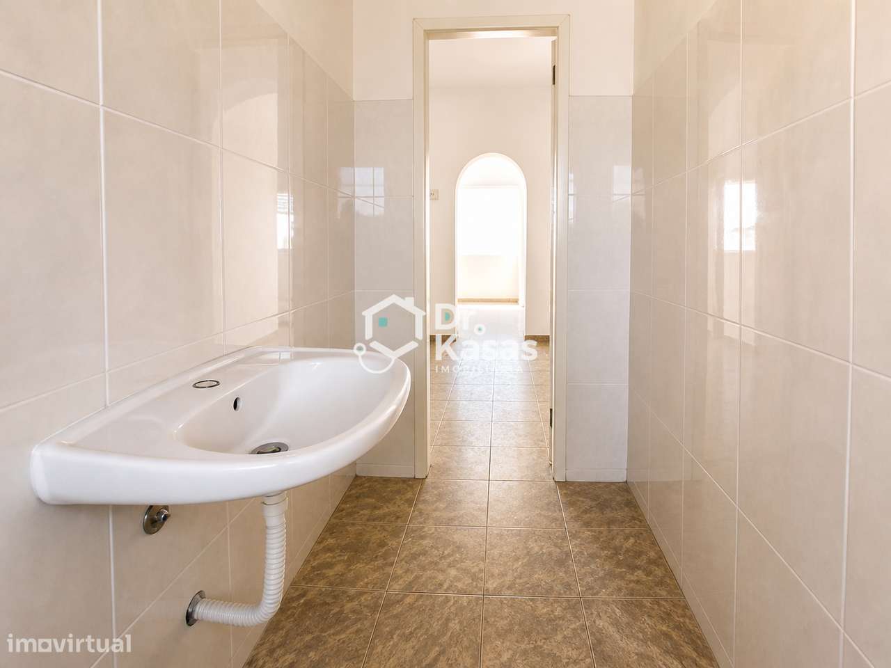 Apartamento T1 com varanda na Baixa da Banheira-9