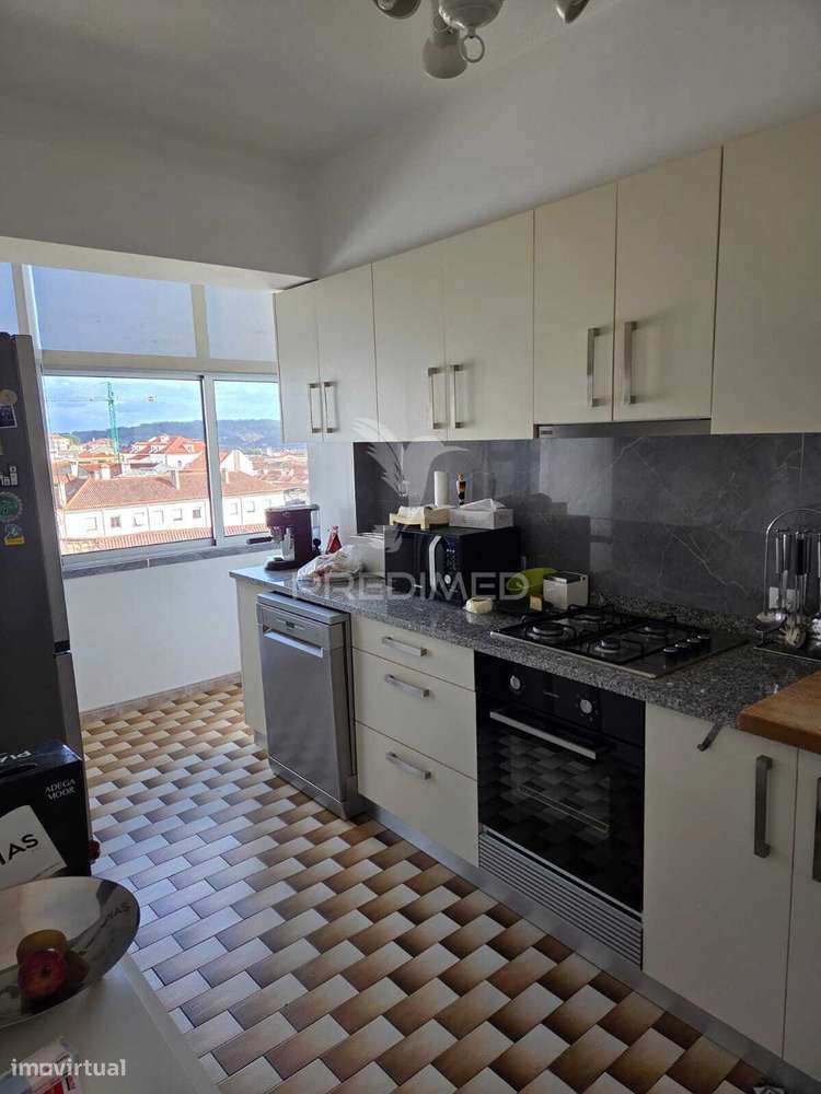 Aluga se apartamento no centro da cidade T3 com garagem fechada - Grande imagem: 4/20